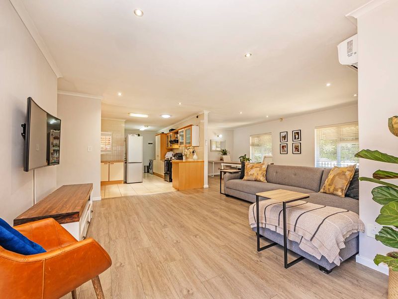 The Perfect Blend of Comfort, Style & Smart Living in Plattekloof - Photo 8