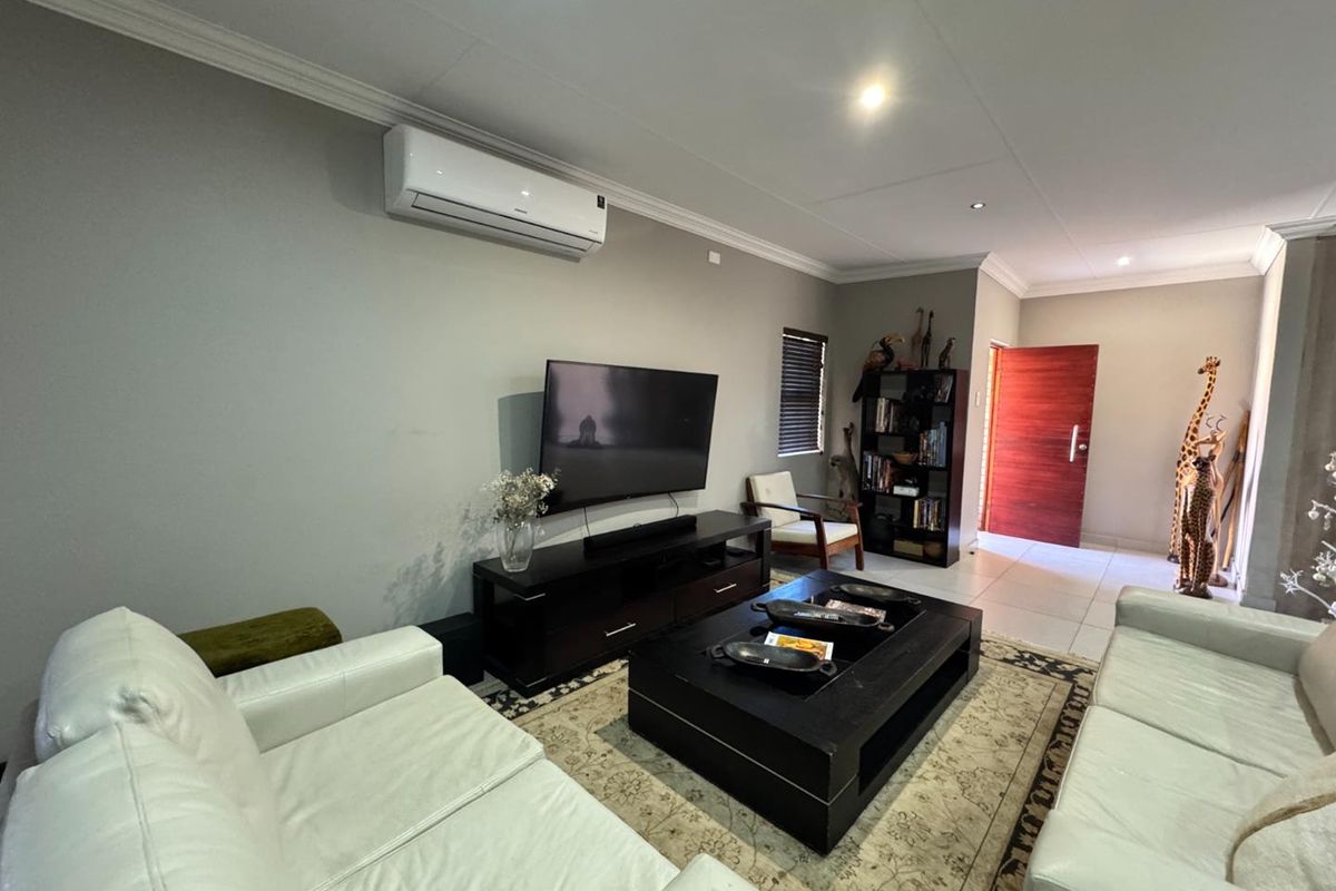 Charming Family Home in the Heart of Hillcrest, Kimberley - Photo 5