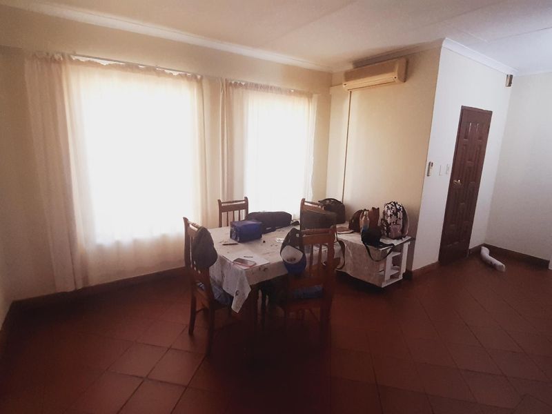 Charming 3-Bed Home in Kingfisher Village Awaits You - Photo 9