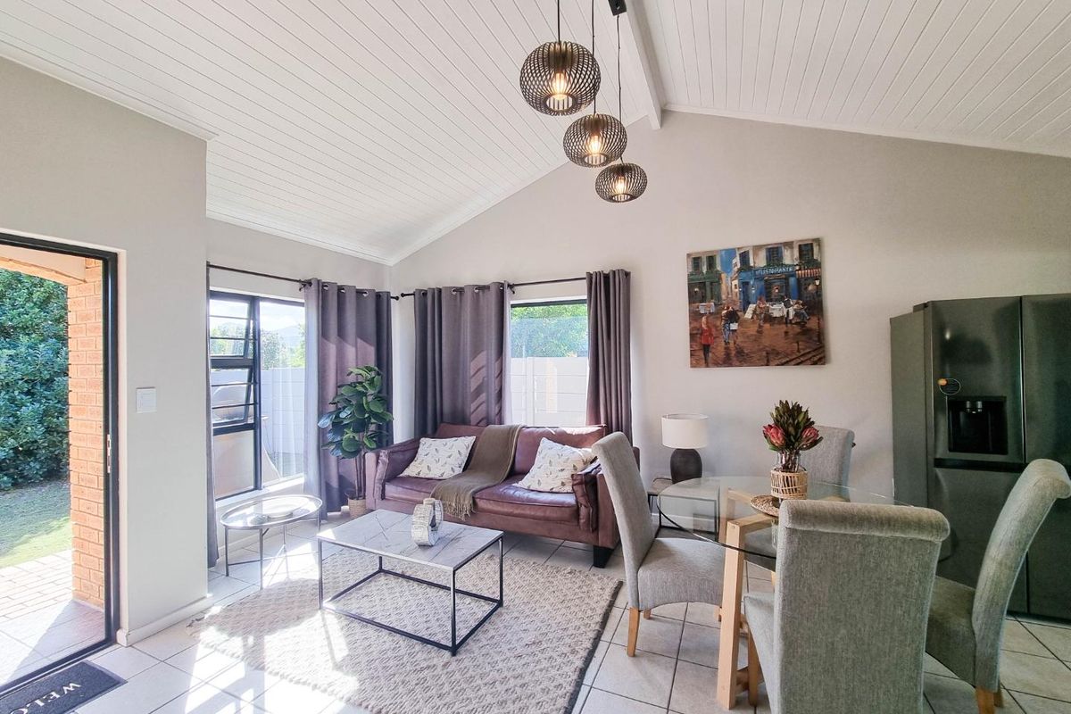 Modern family home - Photo 3