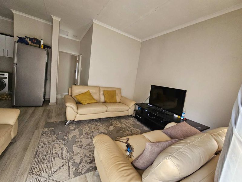 2 bedroomed town house in eldorette - Photo 2