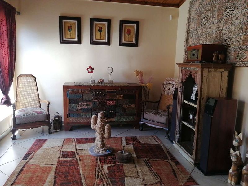 Family home with so much to offer in partially enclosed area - Photo 6