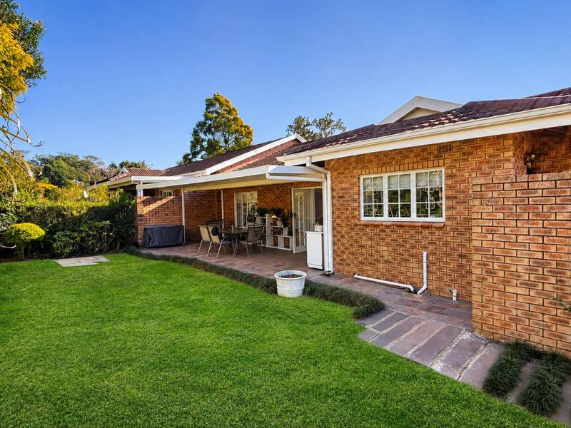 Peaceful over-50s living with solar, beautiful gardens and a lifestyle you can slow down into. - Photo 8