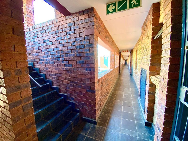 Prestigious Neighbourhood - Photo 2