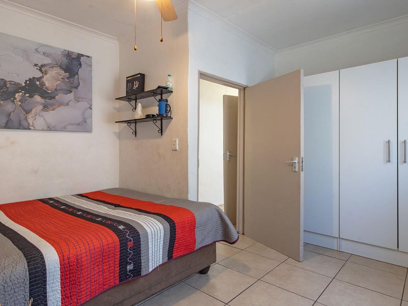 Comfortable Family Living with a Spacious Flatlet - Photo 10