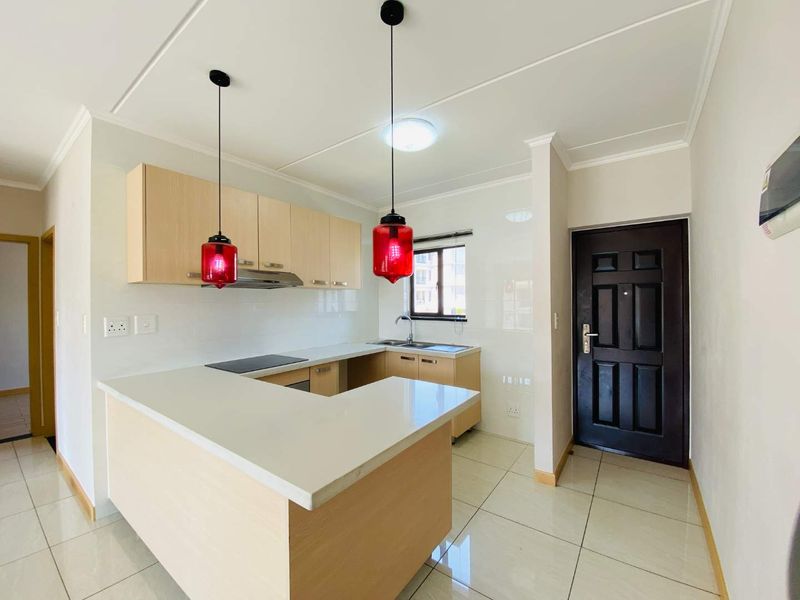 A Luxurious 2 Bed Apartment for Sale in Summerset - Photo 6