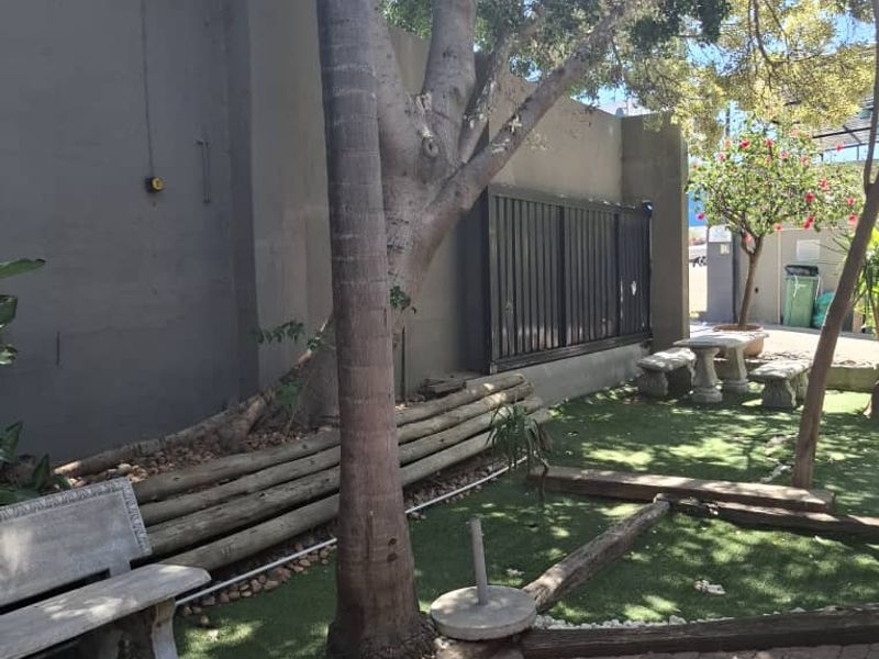 Commercial Property for Sale - Photo 2