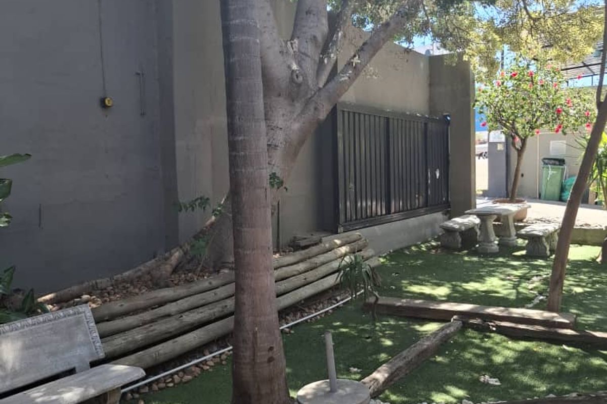 Commercial Property for Sale - Photo 2