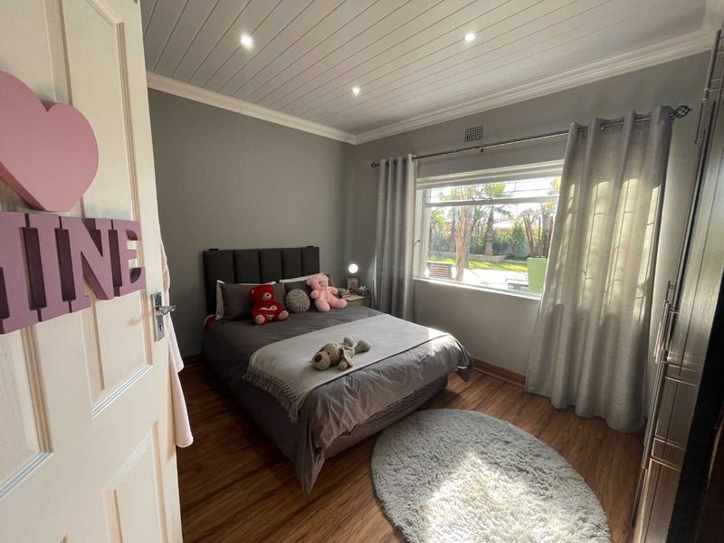 The Complete Package – Spacious Family Living with a Separate 2-Bedroom Flat - Photo 5