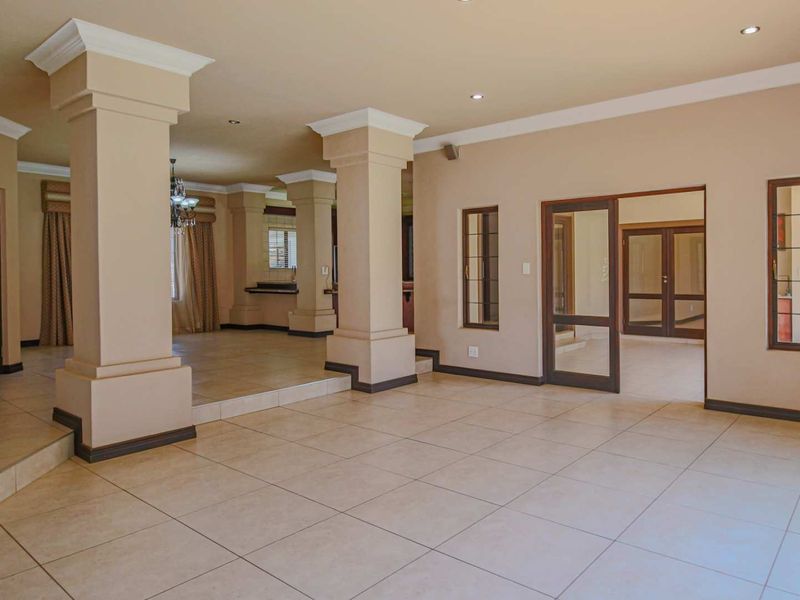 DUAL MANDATE - Palace of a home in Midlands Estate - Photo 7