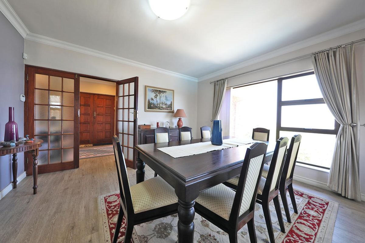 4 Bedroom family home for sale in Plattekloof. - Photo 4