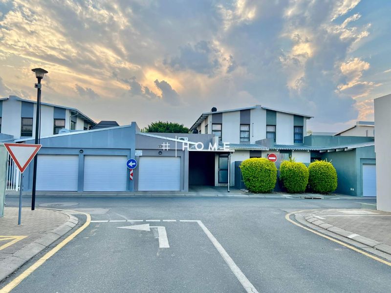 Townhouse for sale in Sports Village - Photo 3