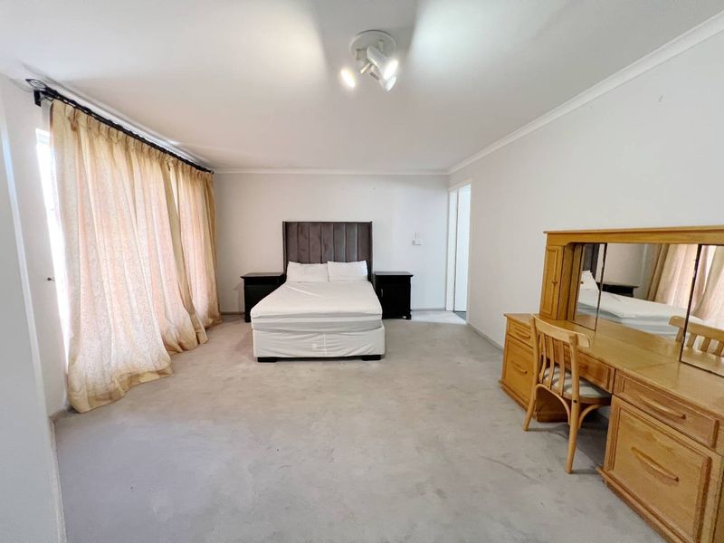 Spacious & Well-Priced Freestanding Home – Sole & Exclusive Mandate - Photo 8