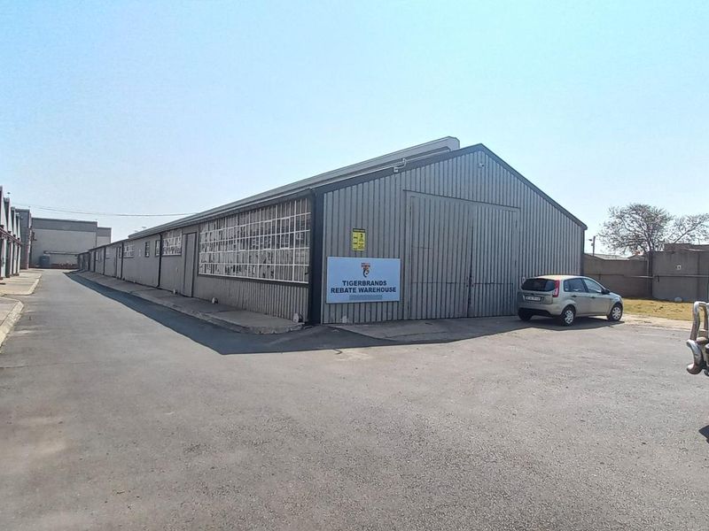 1 025m2 Benoni Warehouse To Let - Photo 5