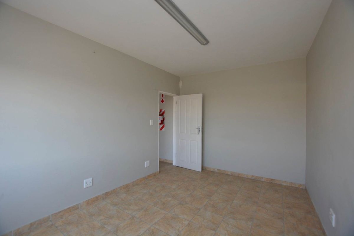 Light Industrial Area, Walvis Bay:  Warhouses for Sale - Photo 5