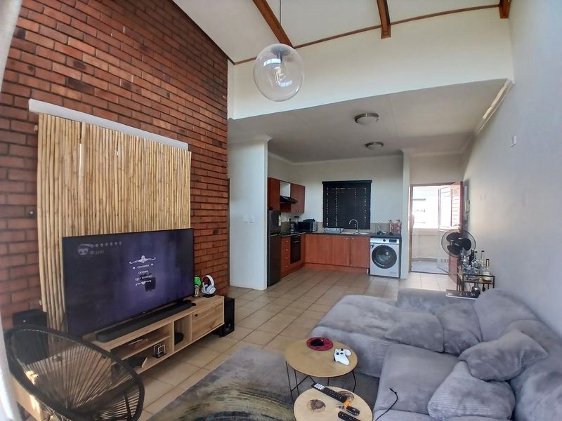 Cozy Starter Apartment for Rent! - Photo 3