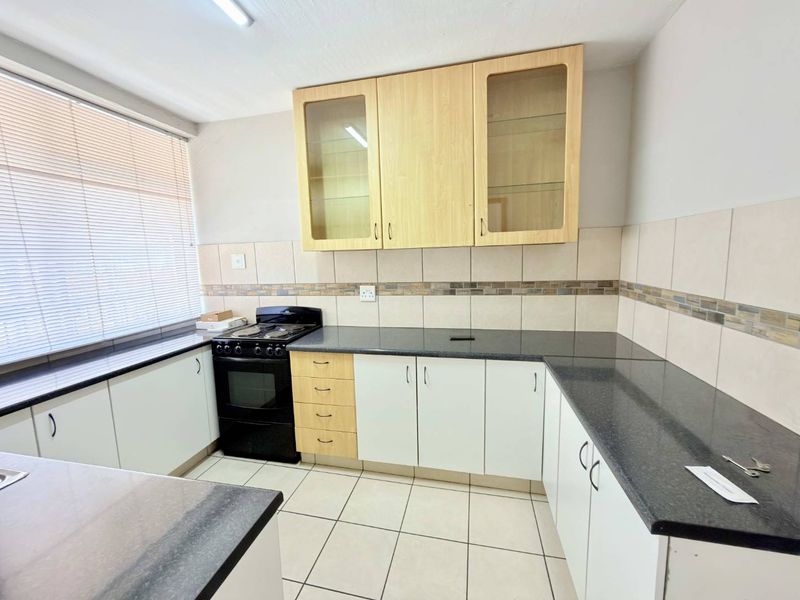 Comfortable 2‐Bedroom Apartment in Germiston - Photo 9