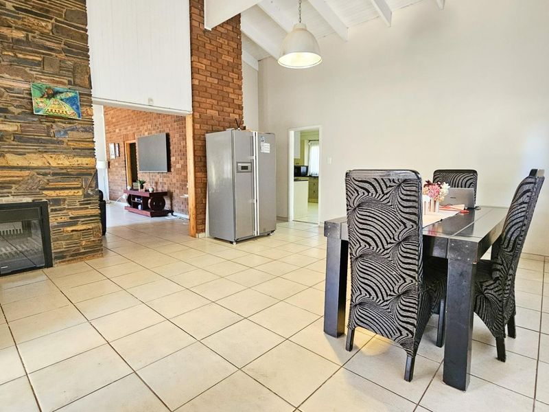 Elegant Family Home in Lynnwood Glen – Perfect for Entertaining - Photo 7