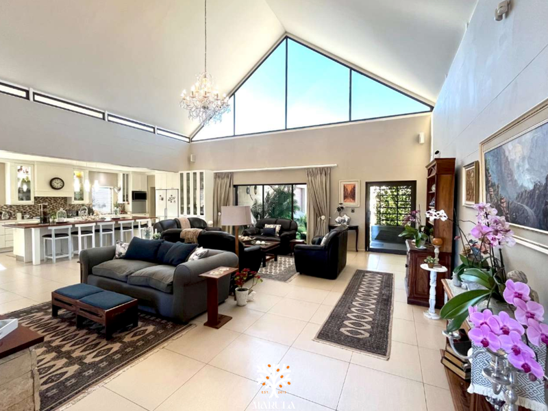 Family Home For Sale | Omeya Golf Estate | N$9 540 000 - Photo 2