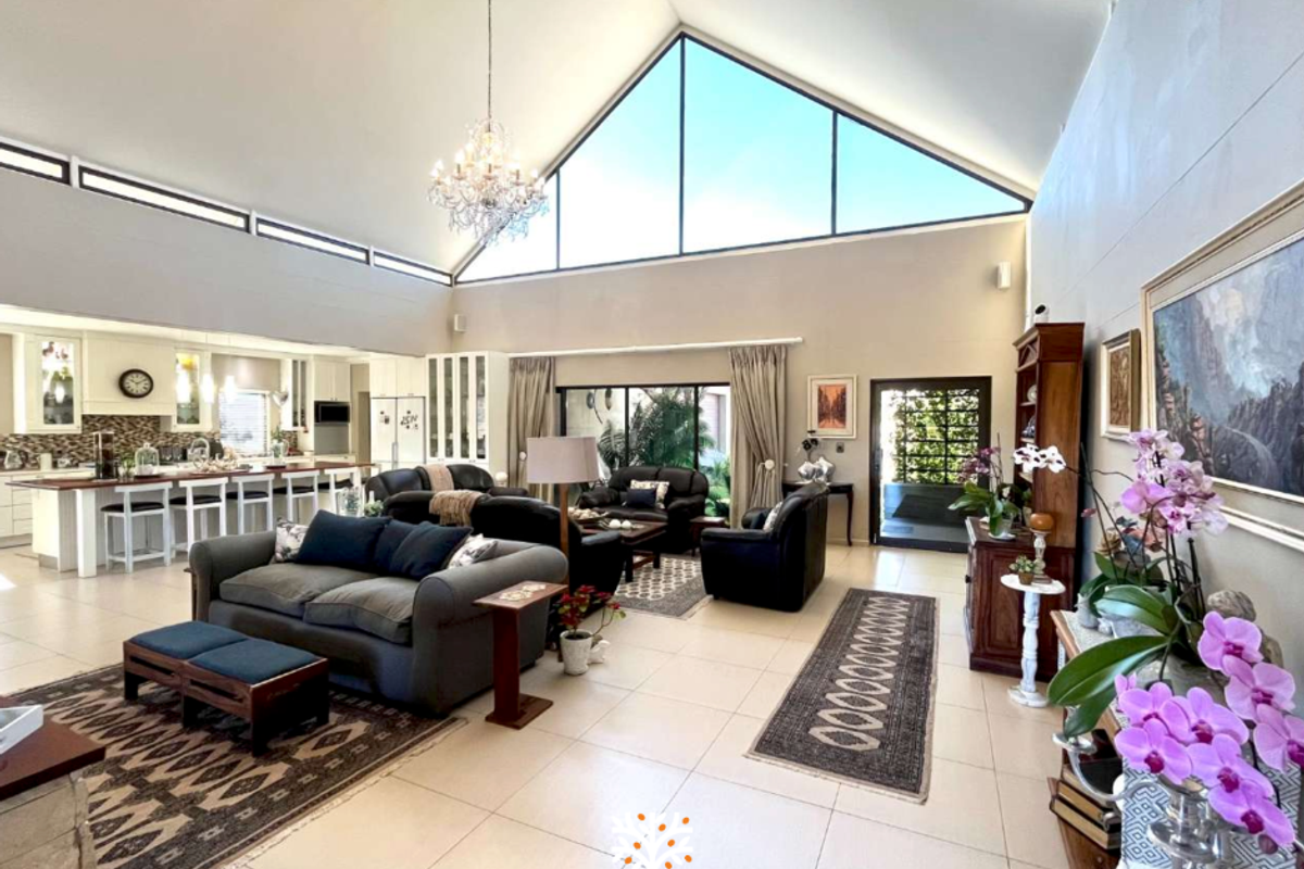 Family Home For Sale | Omeya Golf Estate | N$9 540 000 - Photo 2