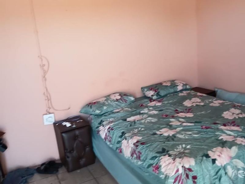 Montclair Gem: 2-Bed Home + 4 Flats! Secure & Convenient! - Photo 10