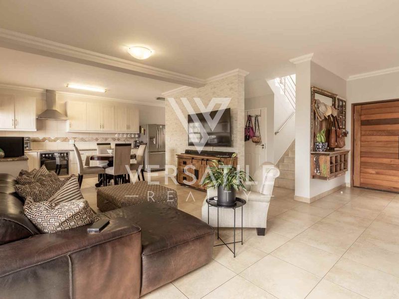 Townhouse For Sale - Photo 5