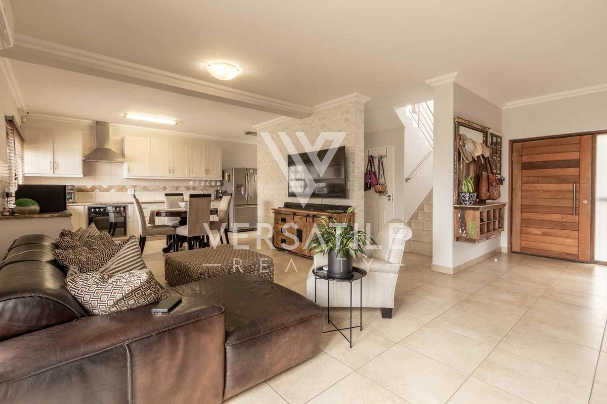 Townhouse For Sale - Photo 5