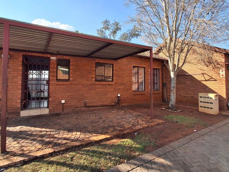 Three bedrooms Townhouse for sale in Orchards at Orchards Village - Photo 3
