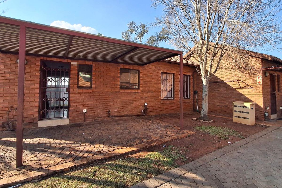 Three bedrooms Townhouse for sale in Orchards at Orchards Village - Photo 3