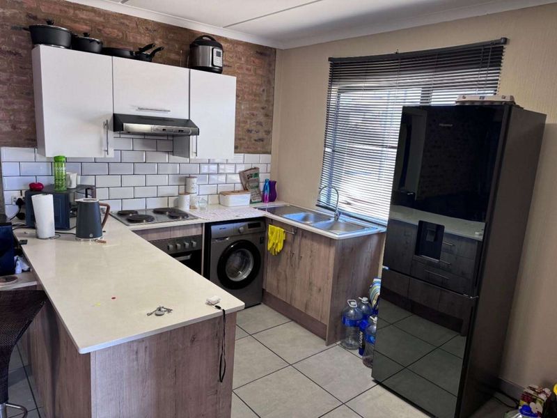 Modern Two Bedroom Apartment To Let - Photo 4