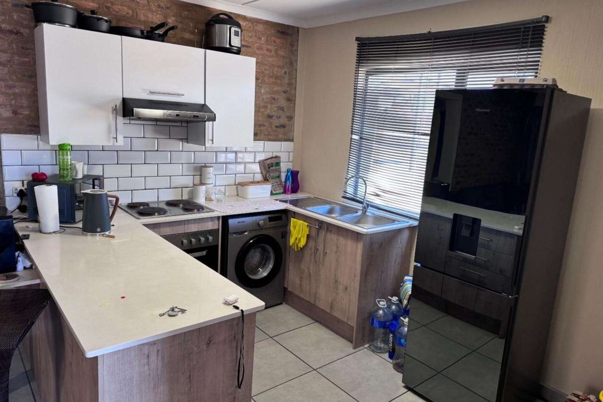 Modern Two Bedroom Apartment To Let - Photo 4