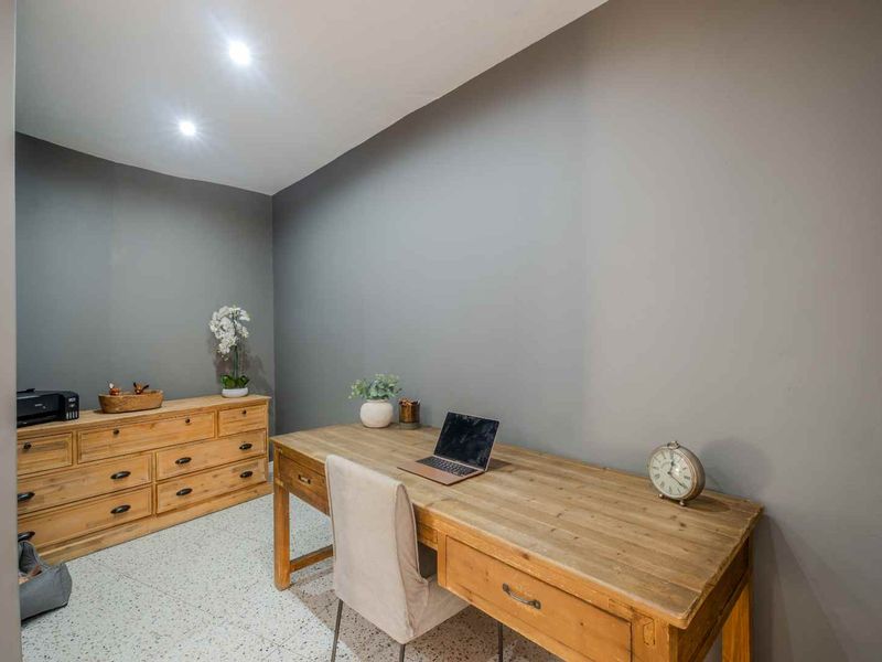 Exceptional Family Home with Superior Finishes - Photo 6