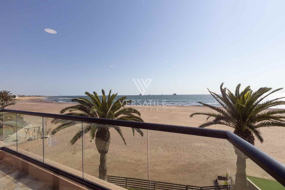 71 - Beachfront balcony view