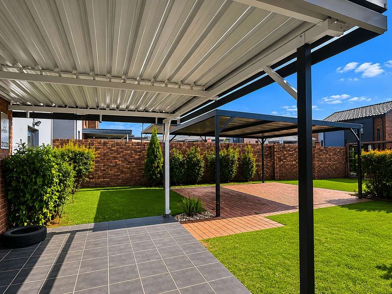 Modern 3-Bedroom Home in a Secure Estate – Full Title Ownership - Photo 2