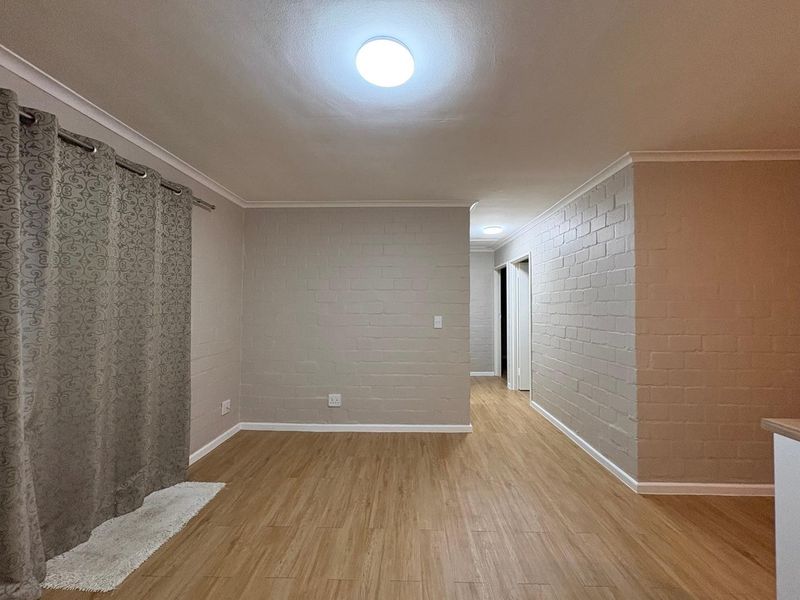 3 Bedroom House To Let in Sanddrift - Photo 2