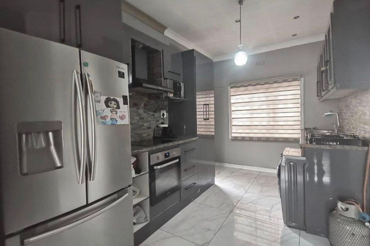 Spacious Apartment in safe area. - Photo 5