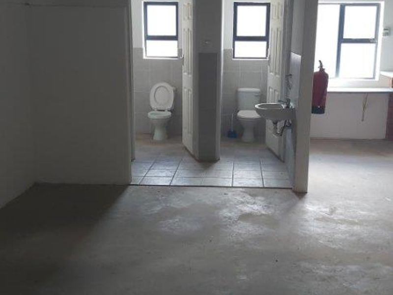 Workshop/ mini warehouse/ Distribution unit to let in Fairview. - Photo 6