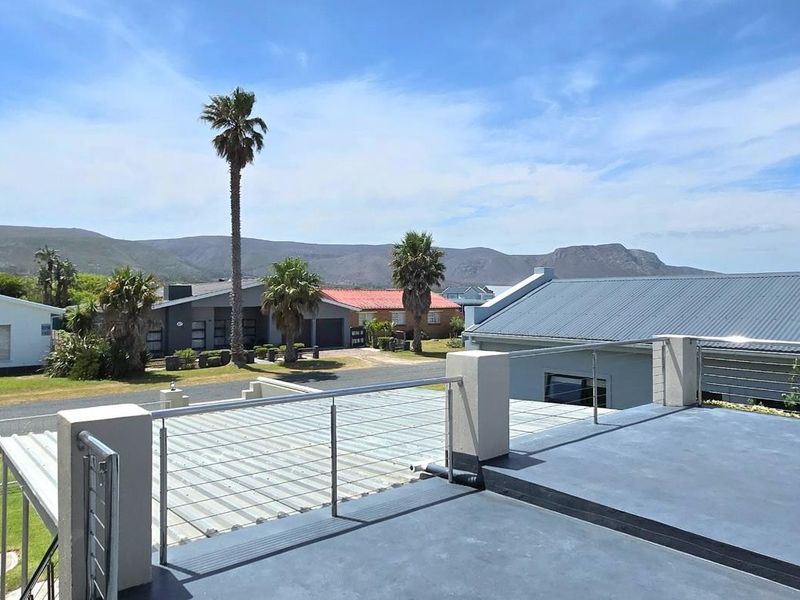 A Home With Space for Everyone — and a Lifestyle to Love in Franskraal - Photo 7