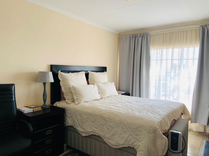 Stunning 3-Bedroom Townhouse Available for Rent - Photo 9