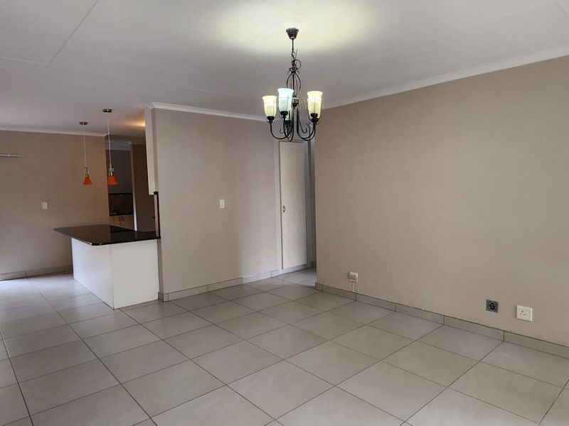 Modern Revamp simplex in boardwalk Meander. Ideal for lock up and go available 1 August 2026 - Photo 5