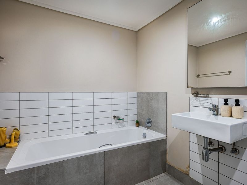 COTSWOLD FENNS | 2 BEDROOM 1 BATHROOM GROUND FLOOR APARTMENT TO LET - Photo 9