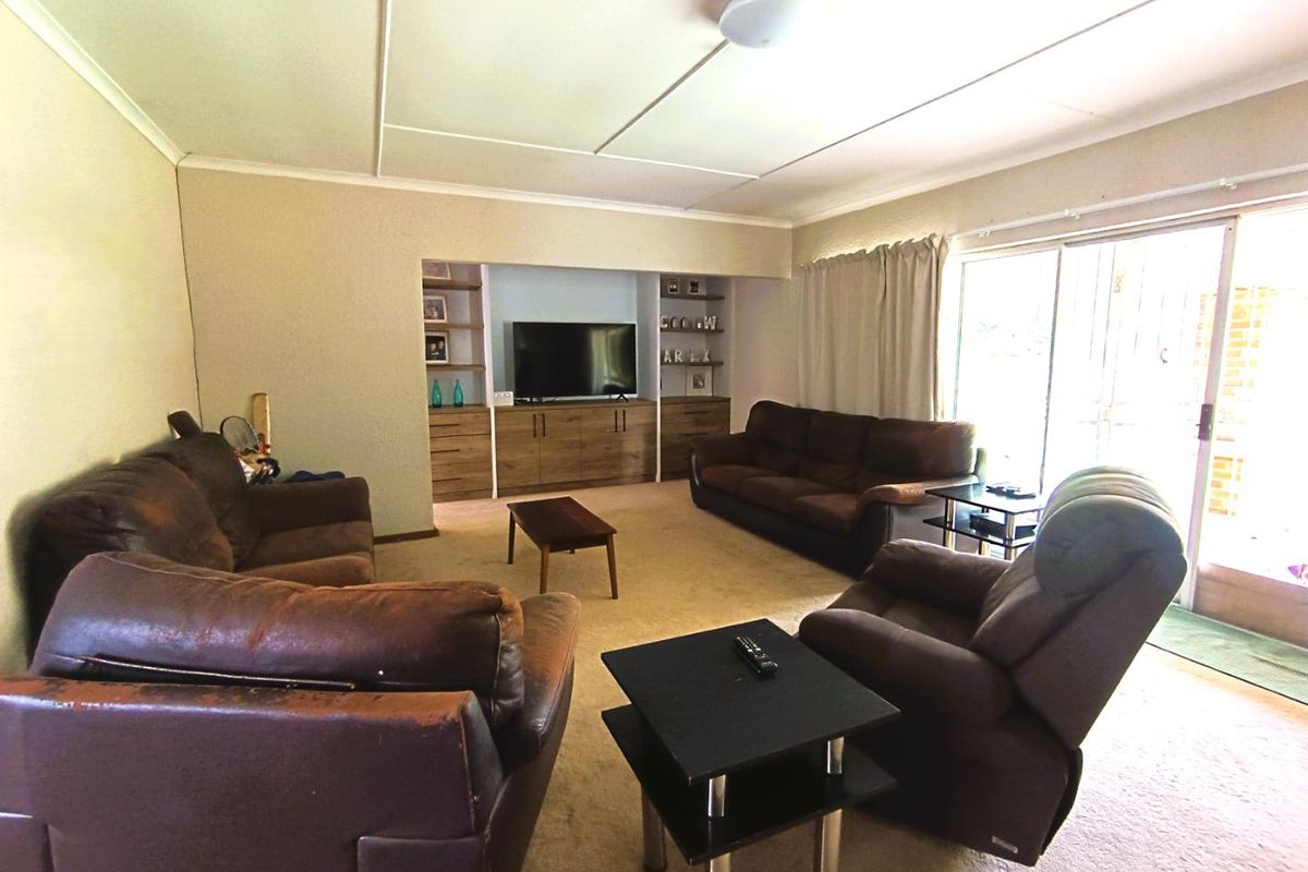 Space, Comfort & Bonus Flat — Close to UFS - Photo 4