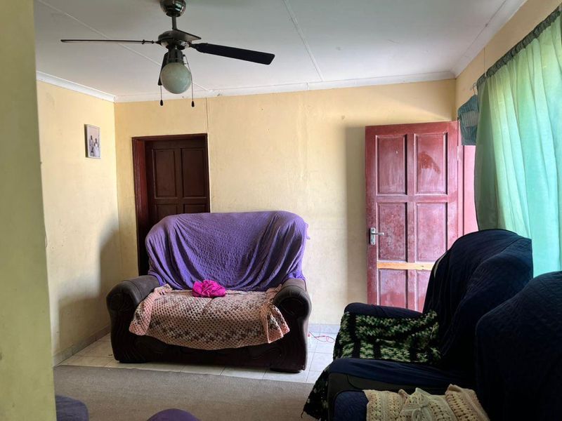 Grootfontein  Omulunga Ext. 4 -  3 Bedroom Family Home For Sale - Photo 5