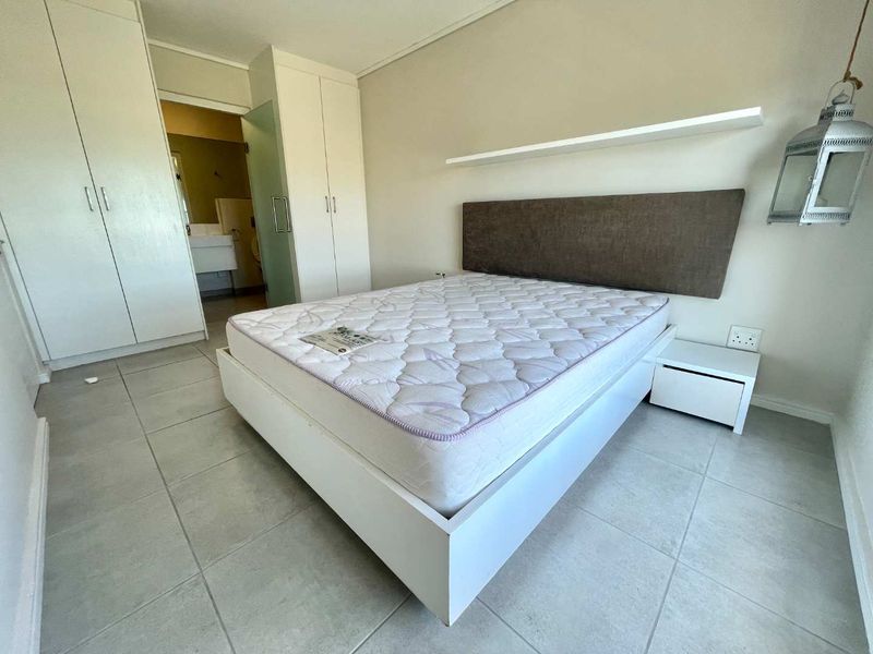 Large 2 Bed, 2 Bath Furnished Apartment- Milnerton - Photo 8