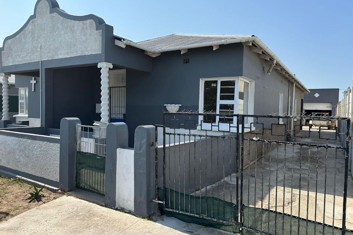 2 Very Neat Homes on 1 Erf. - Photo 3