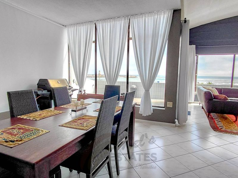 Sea Front Furnished Apartment to Rent in Swakopmund - Photo 8