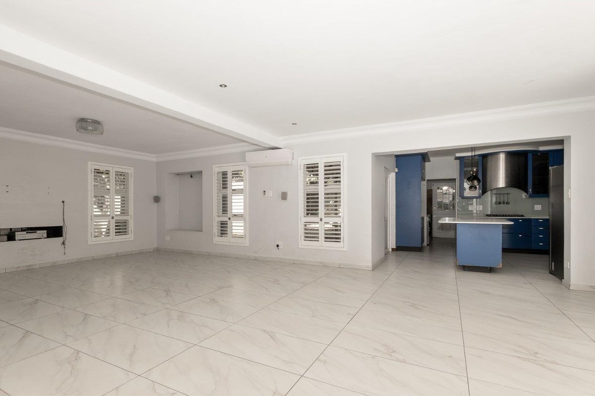 5 Bedroom House for Sale in Dainfern Golf Estate - Photo 4