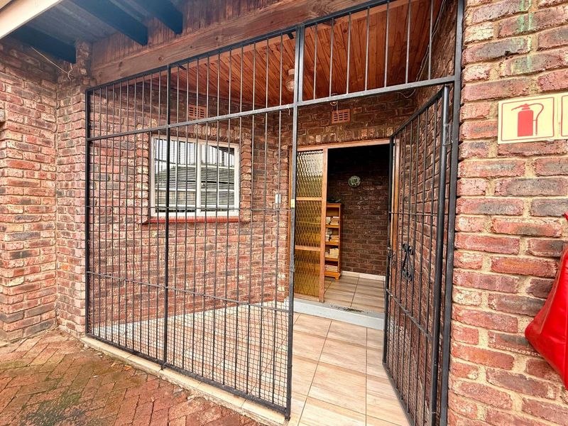 3 bedroom townhouse for sale in vryheid - Photo 7