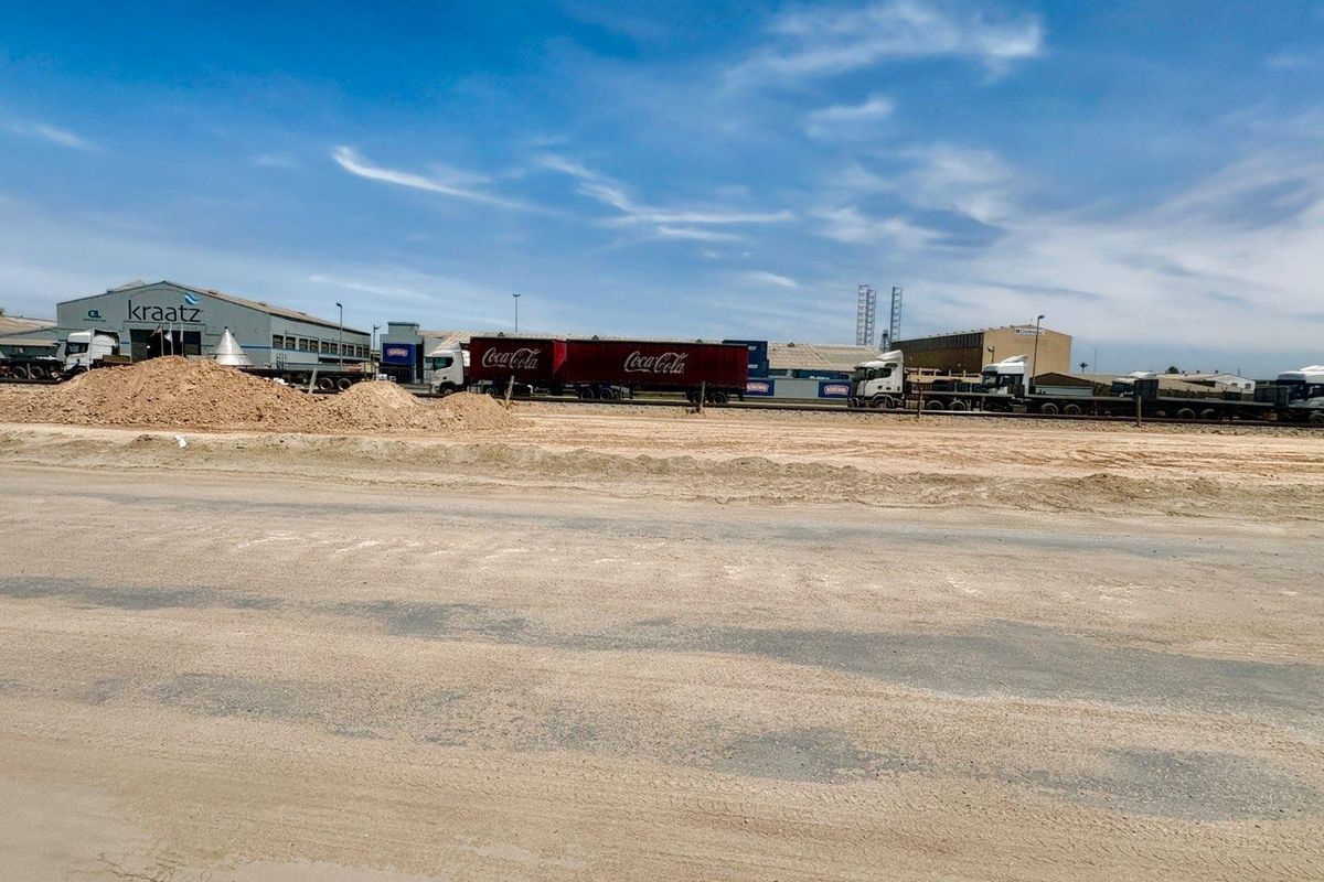 2x3 Bedrooms Units & Flats For Sale in Walvis Bay Central - Photo 2