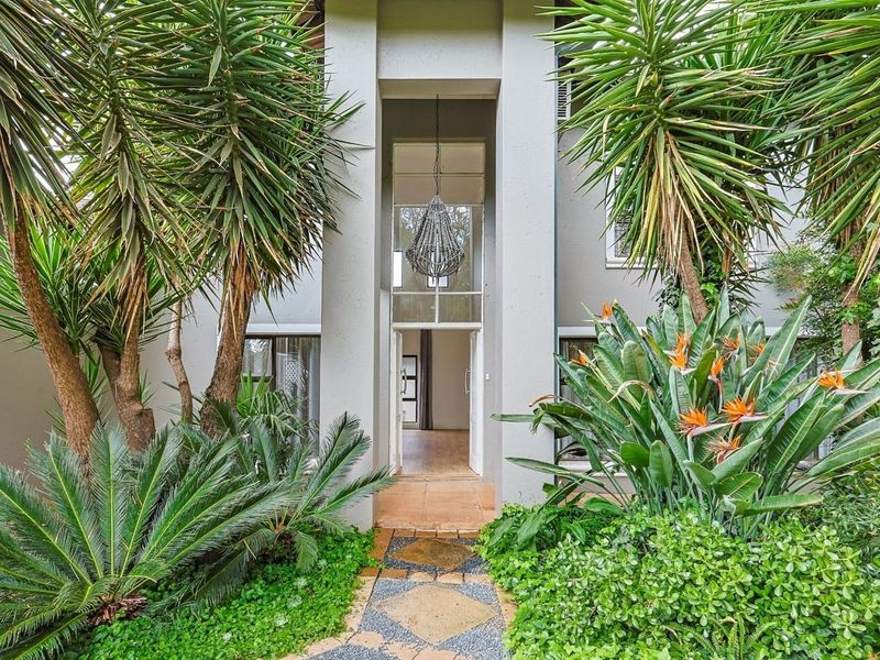 Stunning 5-Bedroom Family Home to Rent in Silver Lakes Golf Estate - Photo 2